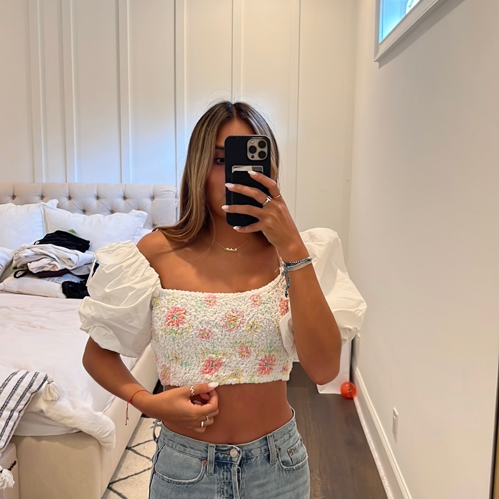 super cute puff sleeve shirt